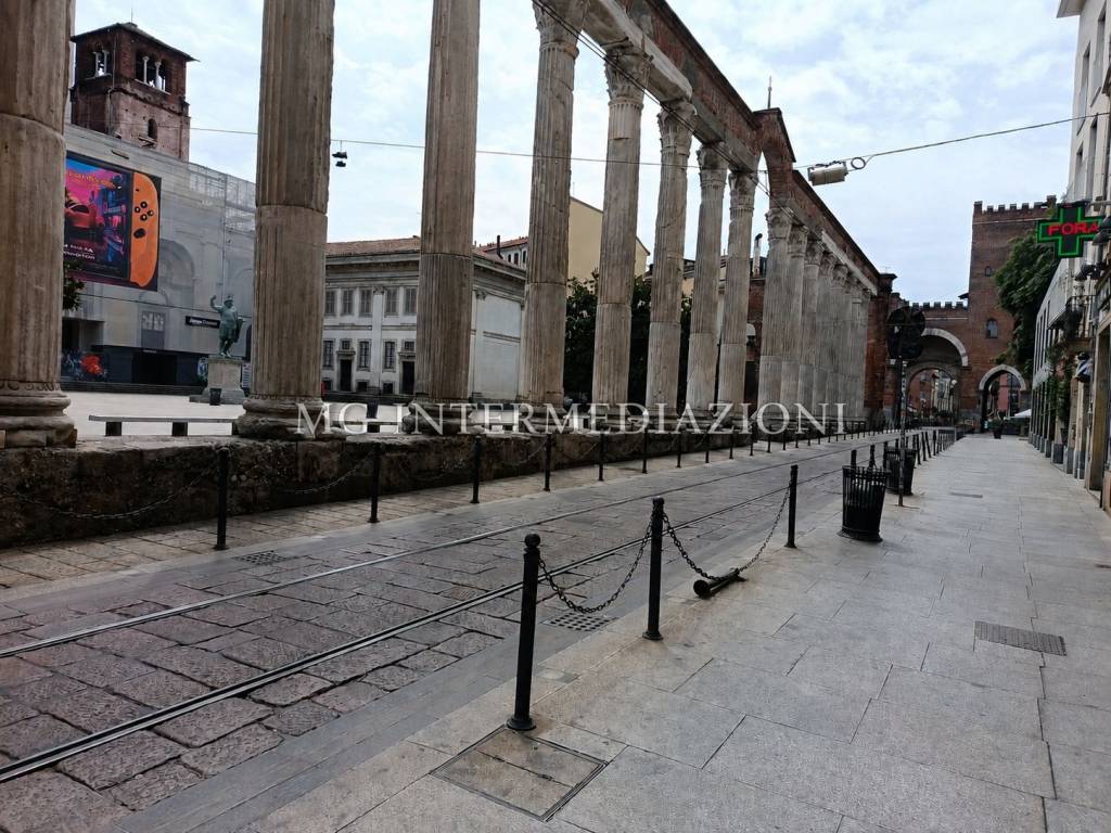 Local con escaparate en Corso di Porta Ticinese